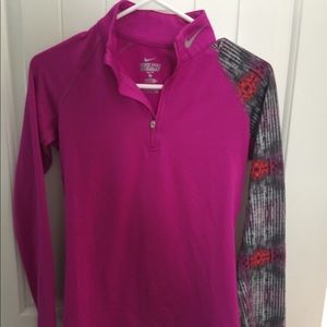 Nike 1/4 zip top- small